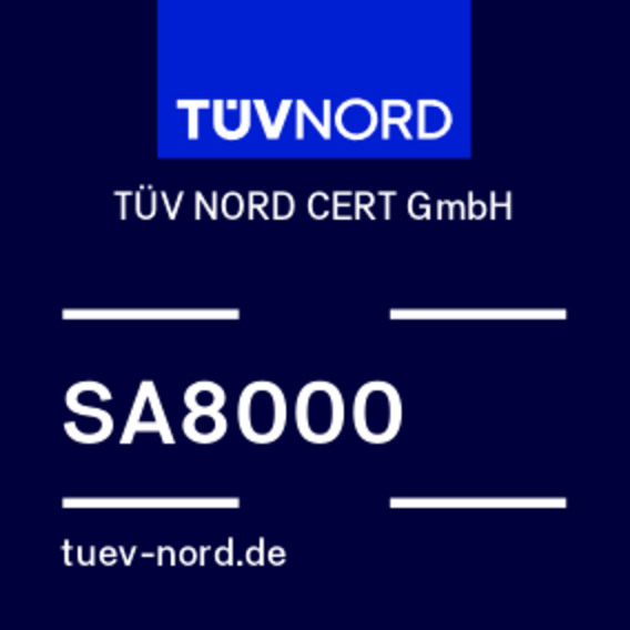 TÜV NORD Prüfzeichen für SA 8000, die die Einhaltung von Sozialstandards in Unternehmen bestätigt, insbesondere in Bezug auf Arbeitsrechte, faire Arbeitsbedingungen und soziale Verantwortung