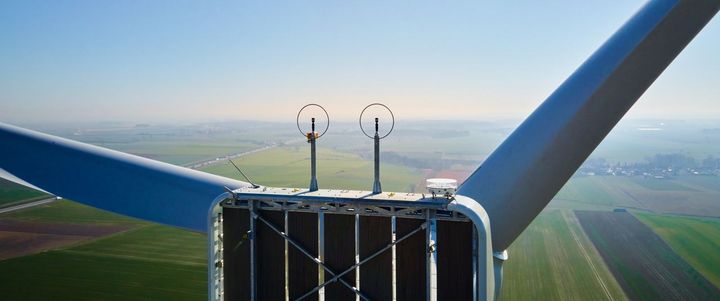Onshore and Offshore Wind Turbine Service